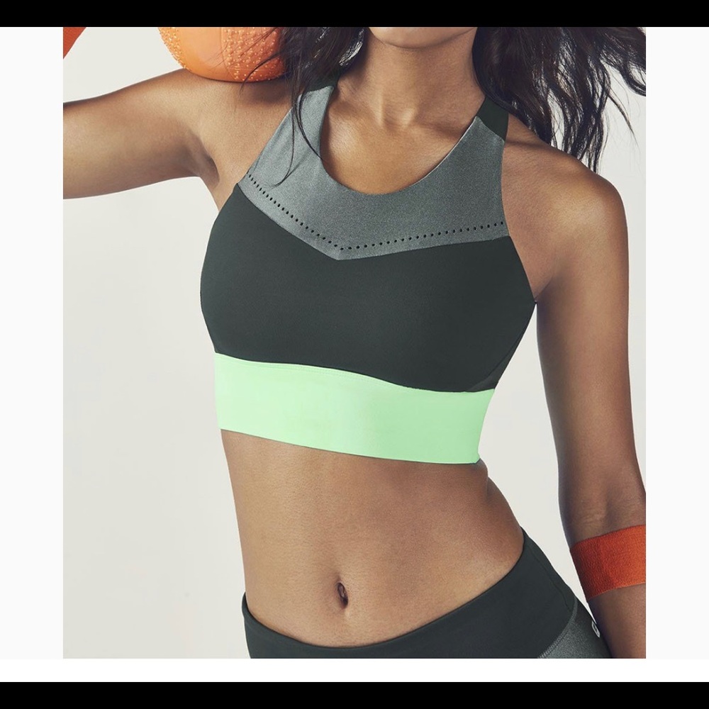 **🆕 Fabletics Sports Bra (M)